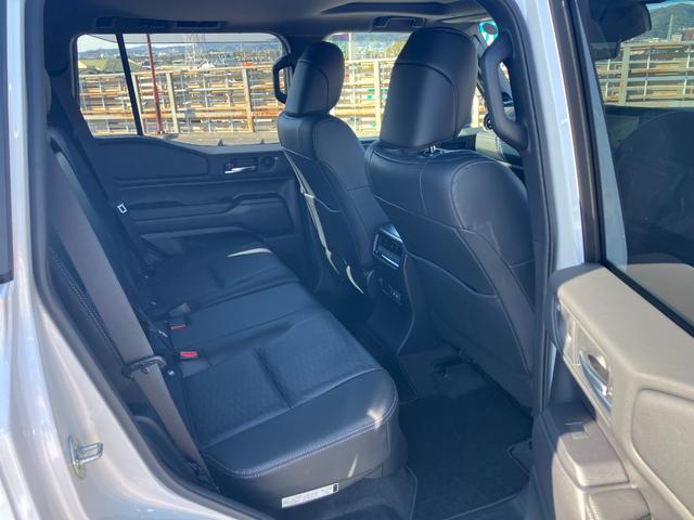 ���Ђł̓i�r�̎��t������A���~�A�G�A�����̃J�X�^�}�C�Y�̐��X�^�b�t�����܂��̂ŁA���v�]�Ȃǌ�����܂�����X�^�b�t�܂ł��C�y�ɂ��₢���킹�������B