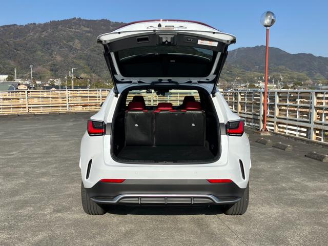 ＮＸ ＮＸ３５０ｈ　Ｆスポーツ　純正１４インチＡＷ　地デジ　３６０°カメラ　レクサスセーフティＳ　クルーズＣ　赤黒レザーＳ　Ｐシート　シートＡＣ　パノラマサンルーフ　デジタルインナーＭ　Ｐアシスト　ワイヤレス充電　Ｐバックドア（20枚目）