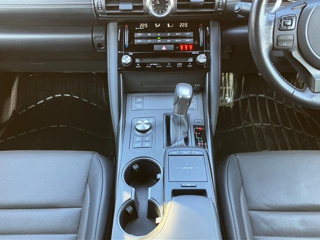 ���Ђł͕ʓr�ł̃p�[�c�E�i�r�E���̑��̕��i�̎��t���ɂ����[�Y�i�u���Ȏ��t���H���Ŕ[�Ԃ܂łɎ��t���܂��B�p�[�c�̎������݂����������v�ł�