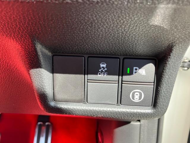 ���Ђł͕ʓr�ł̃p�[�c�E�i�r�E���̑��̕��i�̎��t���ɂ����[�Y�i�u���Ȏ��t���H���Ŕ[�Ԃ܂łɎ��t���܂��B�p�[�c�̎������݂����������v�ł�