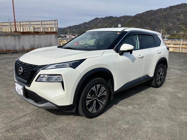 エクストレイル Ｘ　ｅ－４ＯＲＣＥ　純正９インチナビ　地デジ　Ｂカメラ　パワーシート　シートＨ　ステアリングＨ　Ｐバックドア　セーフティシールド　レーダークルーズＣ　ｅ－Ｐｅｄａｌ　スマートキー　Ｐスタート　ＥＴＣ（3枚目）