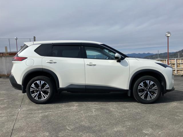 エクストレイル Ｘ　ｅ－４ＯＲＣＥ　純正９インチナビ　地デジ　Ｂカメラ　パワーシート　シートＨ　ステアリングＨ　Ｐバックドア　セーフティシールド　レーダークルーズＣ　ｅ－Ｐｅｄａｌ　スマートキー　Ｐスタート　ＥＴＣ（5枚目）