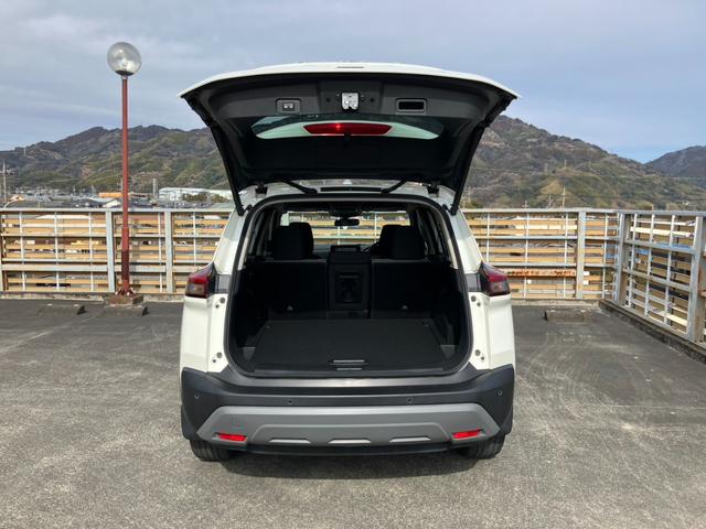 エクストレイル Ｘ　ｅ－４ＯＲＣＥ　純正９インチナビ　地デジ　Ｂカメラ　パワーシート　シートＨ　ステアリングＨ　Ｐバックドア　セーフティシールド　レーダークルーズＣ　ｅ－Ｐｅｄａｌ　スマートキー　Ｐスタート　ＥＴＣ（20枚目）