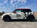 ＭＩＮＩ クーパー　エッセンシャル・トリム　純正ナビ　Ｂカメラ　黒レザーＳ　シートＨ　インテリジェントＳ　Ｐセンサー　純正１６インチＡＷ（4枚目）