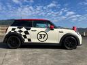 ＭＩＮＩ クーパー　エッセンシャル・トリム　純正ナビ　Ｂカメラ　黒レザーＳ　シートＨ　インテリジェントＳ　Ｐセンサー　純正１６インチＡＷ（5枚目）