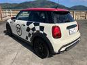 ＭＩＮＩ クーパー　エッセンシャル・トリム　純正ナビ　Ｂカメラ　黒レザーＳ　シートＨ　インテリジェントＳ　Ｐセンサー　純正１６インチＡＷ（6枚目）