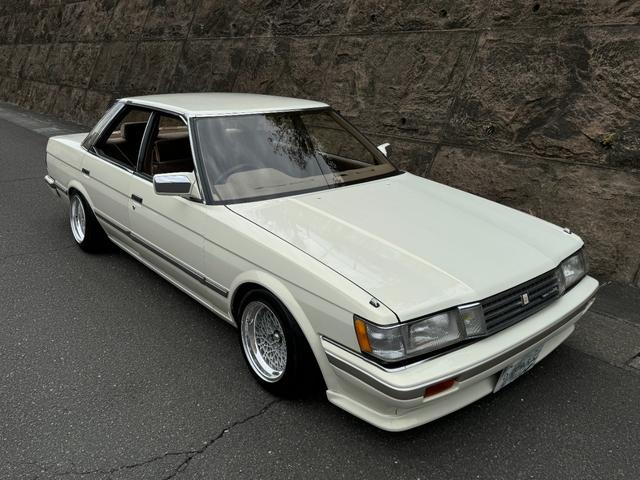 マークII グランデ ツインカム24 限定車 リミテッド 載せ替え5速公認車 044たまごパール 純正リヤバイザー 14インチSSRフォーミュラーメッシュ 社外マフラー(9枚目)