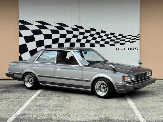 クレスタ スーパールーセント　角目４灯　グレーツートン　５速　フェンダーミラー　車高調　オリジナルマフラー　社外１４インチアルミ・フォーカスレーシング　社外デッキ　社外ステアリング　社外シフトノブ（2枚目）