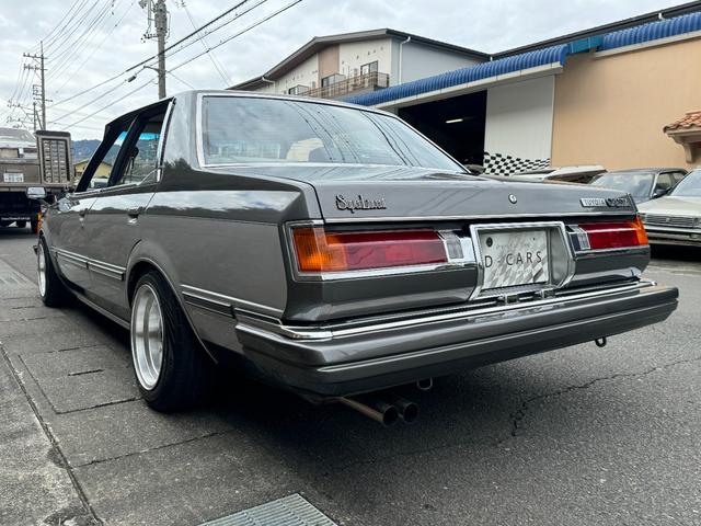 クレスタ スーパールーセント　角目４灯　グレーツートン　５速　フェンダーミラー　車高調　オリジナルマフラー　社外１４インチアルミ・フォーカスレーシング　社外デッキ　社外ステアリング　社外シフトノブ（8枚目）