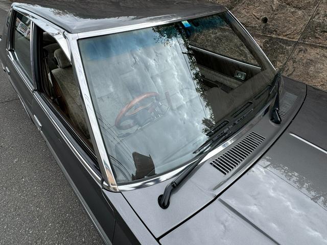 クレスタ スーパールーセント　角目４灯　グレーツートン　５速　フェンダーミラー　車高調　オリジナルマフラー　社外１４インチアルミ・フォーカスレーシング　社外デッキ　社外ステアリング　社外シフトノブ（17枚目）