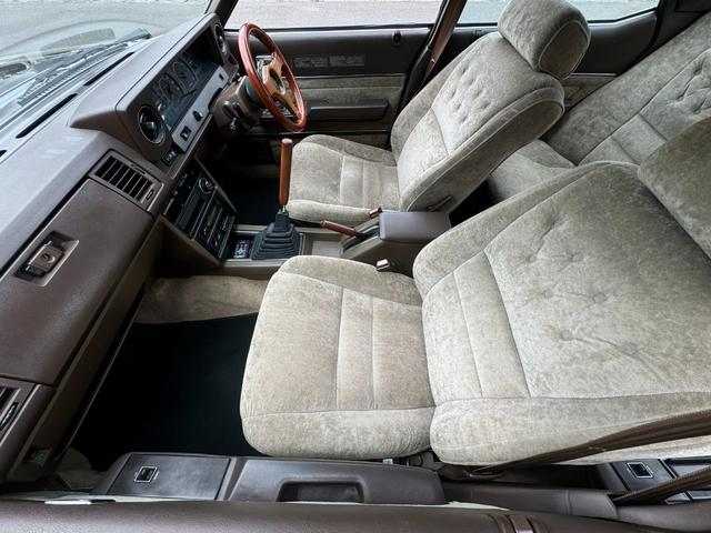 クレスタ スーパールーセント　角目４灯　グレーツートン　５速　フェンダーミラー　車高調　オリジナルマフラー　社外１４インチアルミ・フォーカスレーシング　社外デッキ　社外ステアリング　社外シフトノブ（37枚目）