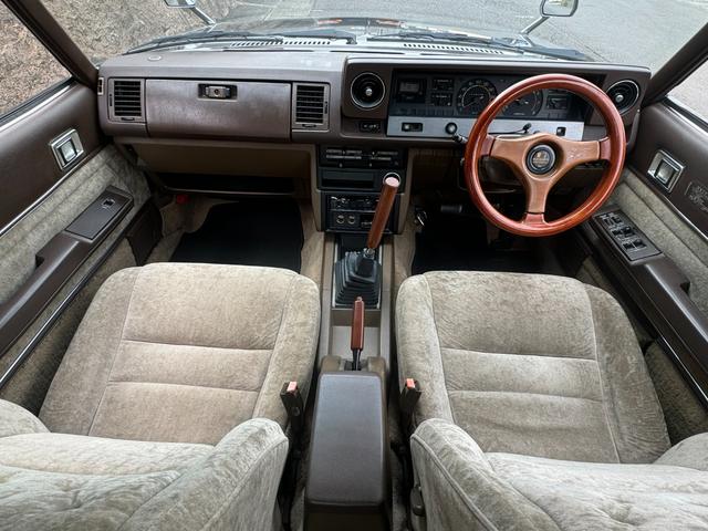 クレスタ スーパールーセント　角目４灯　グレーツートン　５速　フェンダーミラー　車高調　オリジナルマフラー　社外１４インチアルミ・フォーカスレーシング　社外デッキ　社外ステアリング　社外シフトノブ（41枚目）