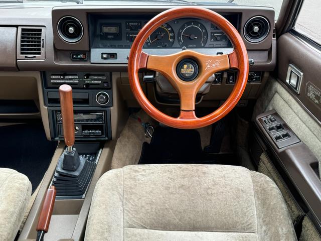 クレスタ スーパールーセント　角目４灯　グレーツートン　５速　フェンダーミラー　車高調　オリジナルマフラー　社外１４インチアルミ・フォーカスレーシング　社外デッキ　社外ステアリング　社外シフトノブ（42枚目）