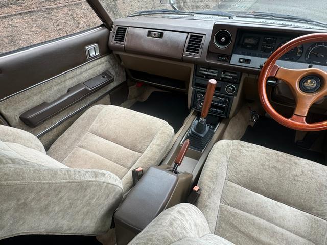 クレスタ スーパールーセント　角目４灯　グレーツートン　５速　フェンダーミラー　車高調　オリジナルマフラー　社外１４インチアルミ・フォーカスレーシング　社外デッキ　社外ステアリング　社外シフトノブ（43枚目）