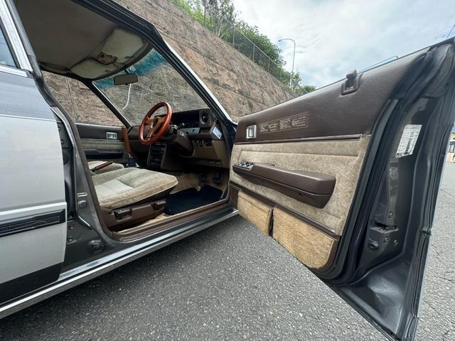 クレスタ スーパールーセント　角目４灯　グレーツートン　５速　フェンダーミラー　車高調　オリジナルマフラー　社外１４インチアルミ・フォーカスレーシング　社外デッキ　社外ステアリング　社外シフトノブ（44枚目）