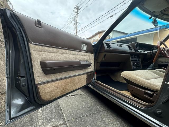 クレスタ スーパールーセント　角目４灯　グレーツートン　５速　フェンダーミラー　車高調　オリジナルマフラー　社外１４インチアルミ・フォーカスレーシング　社外デッキ　社外ステアリング　社外シフトノブ（46枚目）