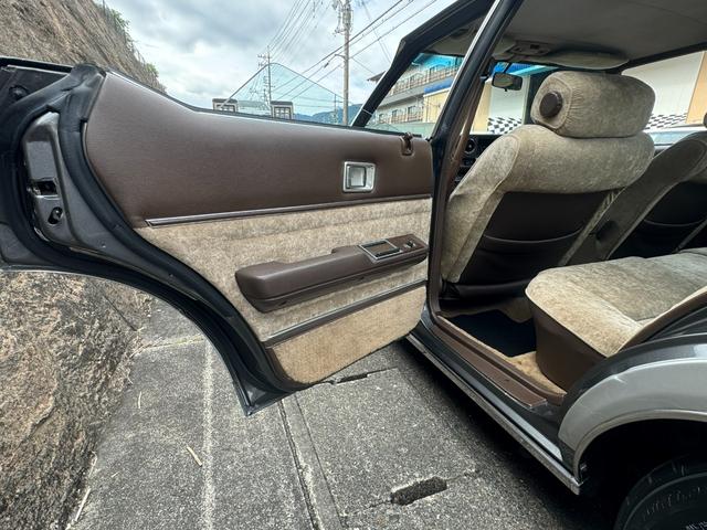 クレスタ スーパールーセント　角目４灯　グレーツートン　５速　フェンダーミラー　車高調　オリジナルマフラー　社外１４インチアルミ・フォーカスレーシング　社外デッキ　社外ステアリング　社外シフトノブ（47枚目）