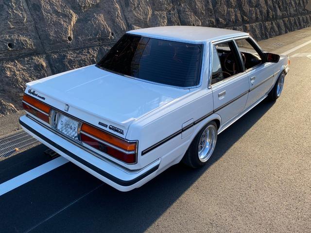 クレスタ スーパールーセント　ツインカム２４　後期型　赤内装　５速公認　車高調　ＳＳＲ１４インチマークＩＩＩ　Ｄ－ＣＡＲＳオリジナルマフラー　フロントスポイラー　リヤスポイラー　デジパネ　ＫＥＮＷＯＯＤ当時物デッキ　社外ステアリング　水中花（9枚目）