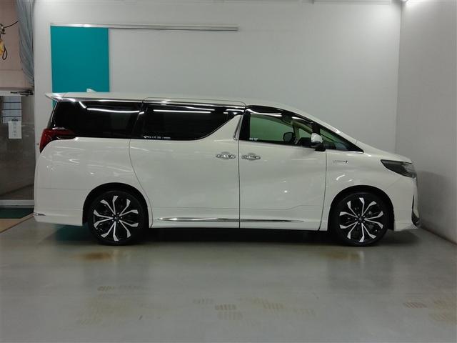 アルファードハイブリッド Ｇ　ハイブリッド　４ＷＤ　電動シート　安全装備　衝突被害軽減システム　横滑り防止機能　ＡＢＳ　エアバッグ　オートクルーズコントロール　盗難防止装置　バックカメラ　ＥＴＣ　ドラレコ　ＣＤ　スマートキー（3枚目）