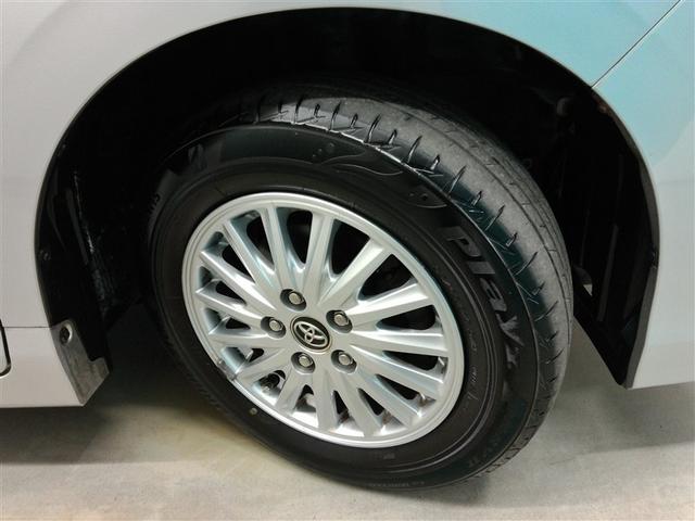 ヴォクシー ハイブリッドＶ　ハイブリッド　ワンオーナー　横滑り防止機能　ＡＢＳ　エアバッグ　オートクルーズコントロール　盗難防止装置　バックカメラ　ＥＴＣ　ミュージックプレイヤー接続可　ＣＤ　スマートキー　キーレス　フル装備（9枚目）