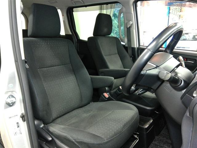 ヴォクシー ハイブリッドＶ　ハイブリッド　ワンオーナー　横滑り防止機能　ＡＢＳ　エアバッグ　オートクルーズコントロール　盗難防止装置　バックカメラ　ＥＴＣ　ミュージックプレイヤー接続可　ＣＤ　スマートキー　キーレス　フル装備（10枚目）