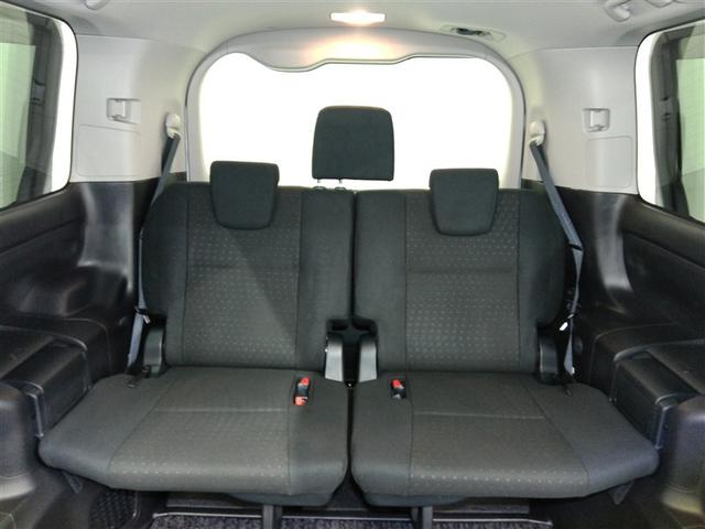 ヴォクシー ハイブリッドＶ　ハイブリッド　ワンオーナー　横滑り防止機能　ＡＢＳ　エアバッグ　オートクルーズコントロール　盗難防止装置　バックカメラ　ＥＴＣ　ミュージックプレイヤー接続可　ＣＤ　スマートキー　キーレス　フル装備（16枚目）