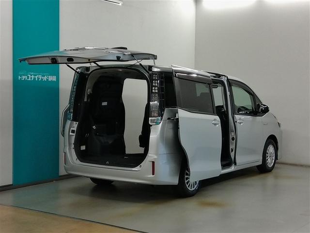 ヴォクシー ハイブリッドＶ　ハイブリッド　ワンオーナー　横滑り防止機能　ＡＢＳ　エアバッグ　オートクルーズコントロール　盗難防止装置　バックカメラ　ＥＴＣ　ミュージックプレイヤー接続可　ＣＤ　スマートキー　キーレス　フル装備（17枚目）