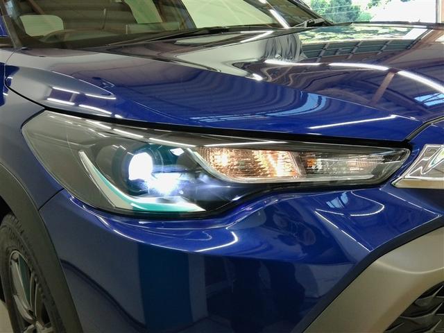 ＬＥＤヘッドライトです。ＬＥＤヘッドライトは電球が切れにくく長寿命で且つ省電力。夜間の運転がとてもラクになりますよ♪