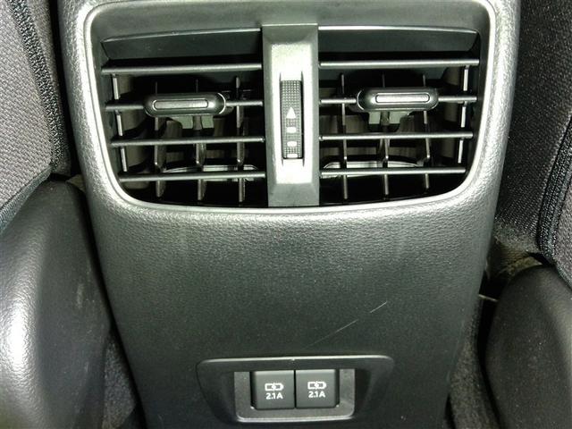 後席のエアコンの吹き出し口とＵＳＢ端子です。
