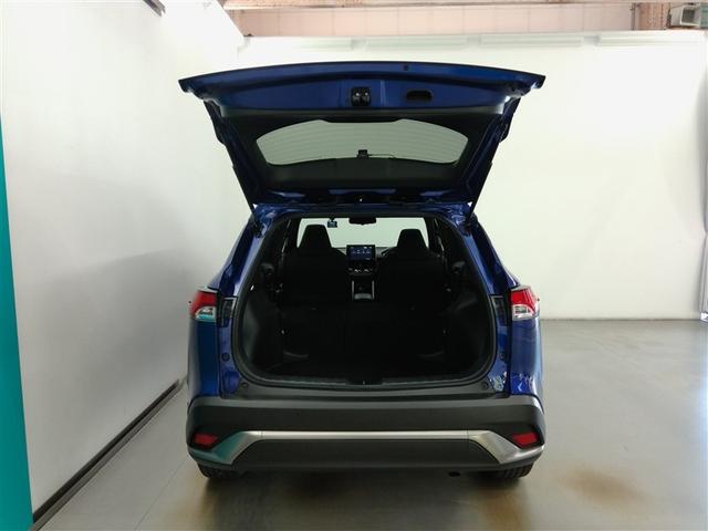 バックドアを開口させた状態です。