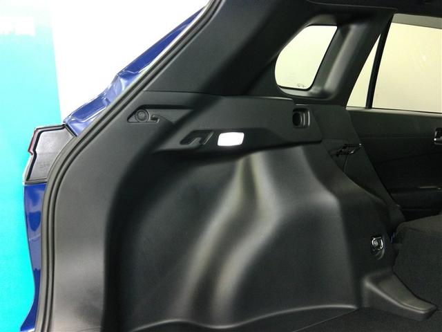 ラゲージランプです。夜間の荷物の出し入れに役立ちます♪