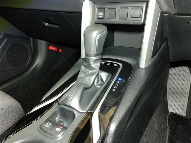 シフトレバー付近です。