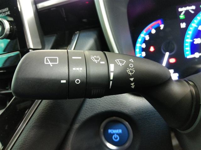 間欠調整機能付きのワイパーレバーです。リヤワイパーも装備されています。