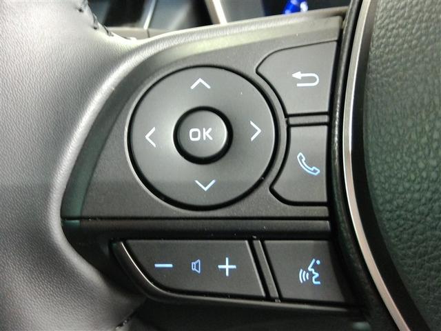 助手席側のステアリングスイッチです。インフォメーションディスプレイの切替とオーディオの音量調節ができます。