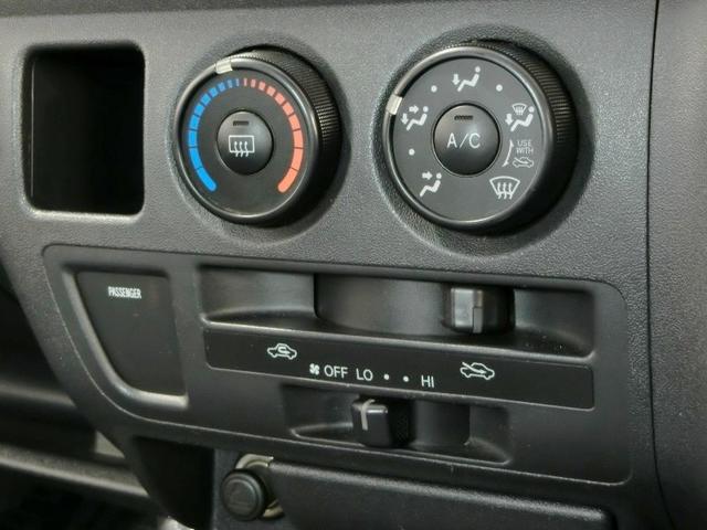 ハイエースバン ロングスーパーGL ABS エアバッグ 盗難防止装置 バックカメラ ETC ミュージックプレイヤー接続可 CD キーレス フル装備 Wエアコン オートマ(32枚目)