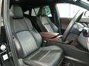 運転席側からの前席ビューです。内装色はブラック系ですので汚れも目立ちにくいです♪
