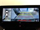 パノラミックビューモニター付きです。車両を上から見たような映像をディスプレイオーディオ画面に表示。運転席からの目視だけでは見にくい、車両周辺の状況をリアルタイムでしっかり確認できます。