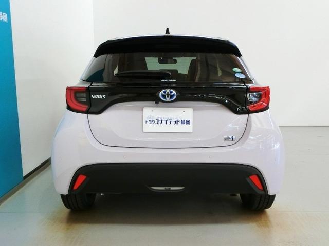 ヤリス ハイブリッドＺ　ハイブリッド　ワンオーナー　展示・試乗車　安全装備　衝突被害軽減システム　横滑り防止機能　ＡＢＳ　エアバッグ　オートクルーズコントロール　盗難防止装置　ナビ　バックカメラ　ＥＴＣ　ドラレコ　キーレス（5枚目）