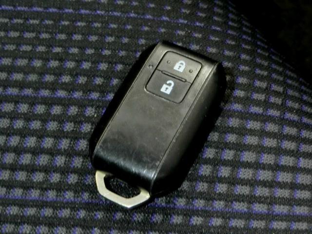 ワゴンR ハイブリッドFZ ハイブリッド 衝突被害軽減システム 横滑り防止機能 ABS エアバッグ 盗難防止装置 アイドリングストップ ETC ドラレコ ミュージックプレイヤー接続可 CD スマートキー キーレス フル装備(11枚目)