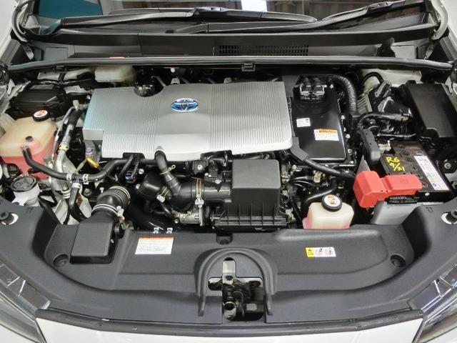 プリウス Ｓ　ハイブリッド　安全装備　衝突被害軽減システム　横滑り防止機能　ＡＢＳ　エアバッグ　オートクルーズコントロール　盗難防止装置　バックカメラ　ＥＴＣ　ドラレコ　ミュージックプレイヤー接続可　ＣＤ　キーレス（8枚目）