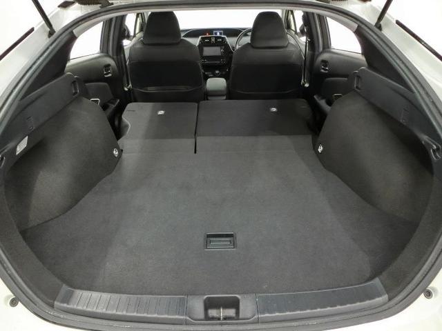 プリウス Ｓ　ハイブリッド　安全装備　衝突被害軽減システム　横滑り防止機能　ＡＢＳ　エアバッグ　オートクルーズコントロール　盗難防止装置　バックカメラ　ＥＴＣ　ドラレコ　ミュージックプレイヤー接続可　ＣＤ　キーレス（32枚目）