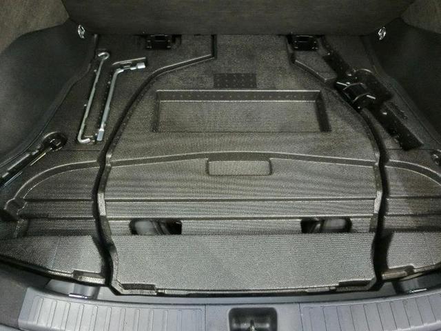 プリウス Ｓ　ハイブリッド　安全装備　衝突被害軽減システム　横滑り防止機能　ＡＢＳ　エアバッグ　オートクルーズコントロール　盗難防止装置　バックカメラ　ＥＴＣ　ドラレコ　ミュージックプレイヤー接続可　ＣＤ　キーレス（36枚目）