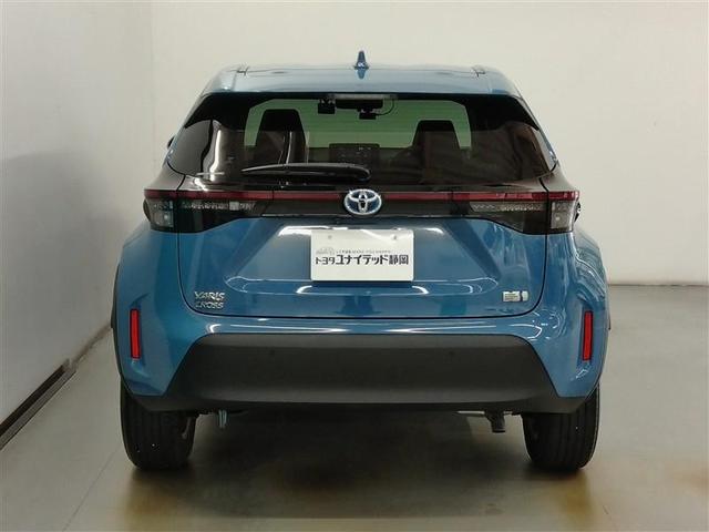 ヤリスクロス ハイブリッドＧ　ハイブリッド　ワンオーナー　安全装備　衝突被害軽減システム　横滑り防止機能　ＡＢＳ　エアバッグ　オートクルーズコントロール　盗難防止装置　ナビ　バックカメラ　ＥＴＣ　ドラレコ　スマートキー　キーレス（4枚目）