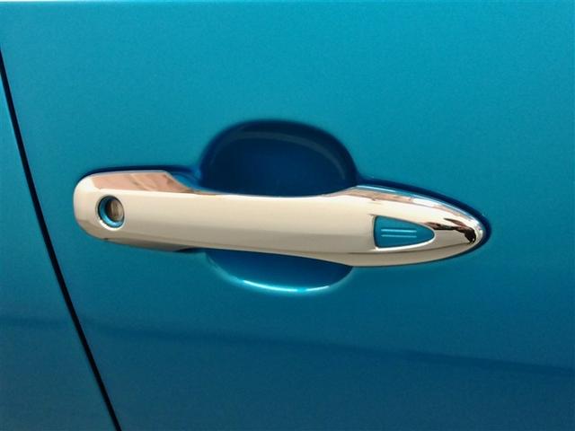 プリウス Ｓツーリングセレクション　ハイブリッド　ワンオーナー　安全装備　衝突被害軽減システム　横滑り防止機能　ＡＢＳ　エアバッグ　オートクルーズコントロール　盗難防止装置　バックカメラ　ミュージックプレイヤー接続可　ＣＤ　スマートキー（7枚目）