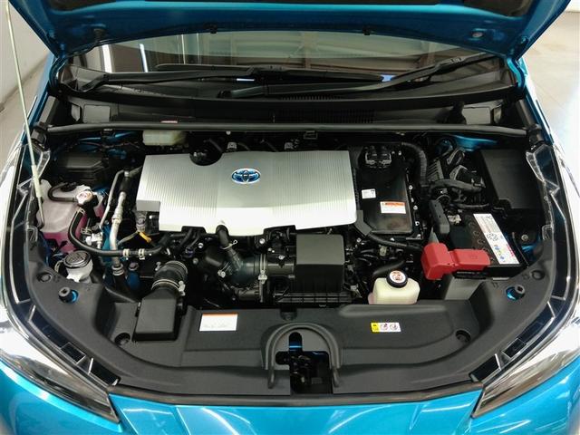 プリウス Ｓツーリングセレクション　ハイブリッド　ワンオーナー　安全装備　衝突被害軽減システム　横滑り防止機能　ＡＢＳ　エアバッグ　オートクルーズコントロール　盗難防止装置　バックカメラ　ミュージックプレイヤー接続可　ＣＤ　スマートキー（8枚目）