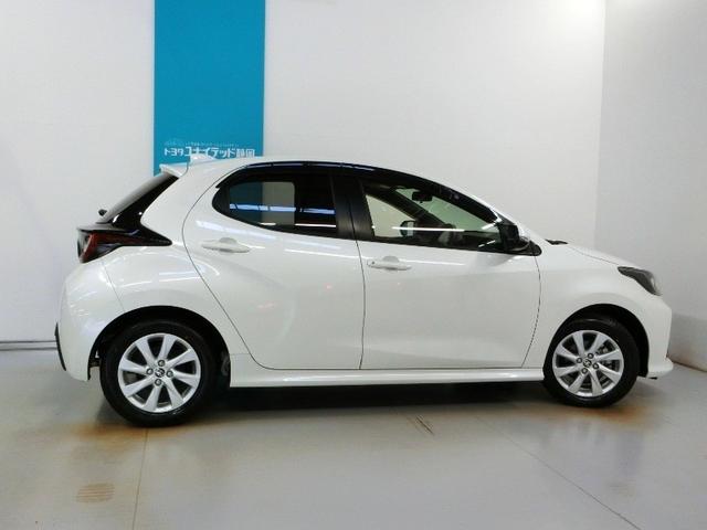 ヤリス ハイブリッドＧ　ハイブリッド　ワンオーナー　安全装備　衝突被害軽減システム　横滑り防止機能　ＡＢＳ　エアバッグ　オートクルーズコントロール　盗難防止装置　ナビ　バックカメラ　ＥＴＣ　ドラレコ　スマートキー　キーレス（4枚目）