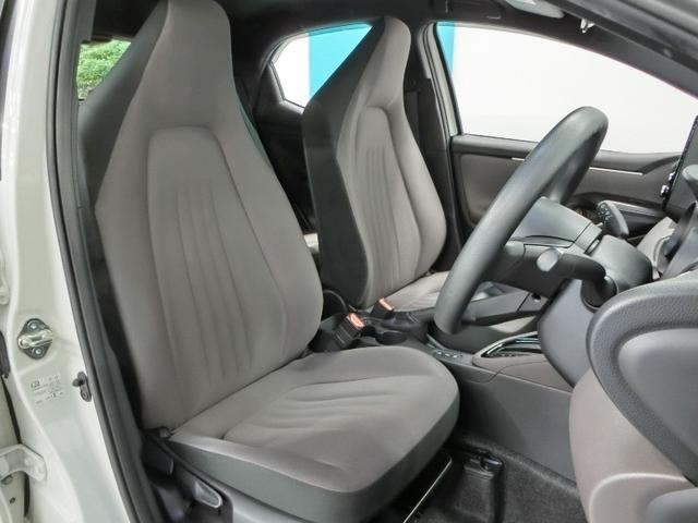 ヤリス ハイブリッドＧ　ハイブリッド　ワンオーナー　安全装備　衝突被害軽減システム　横滑り防止機能　ＡＢＳ　エアバッグ　オートクルーズコントロール　盗難防止装置　ナビ　バックカメラ　ＥＴＣ　ドラレコ　スマートキー　キーレス（11枚目）