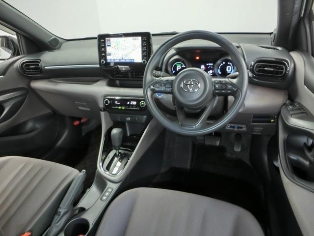 ヤリス ハイブリッドＧ　ハイブリッド　ワンオーナー　安全装備　衝突被害軽減システム　横滑り防止機能　ＡＢＳ　エアバッグ　オートクルーズコントロール　盗難防止装置　ナビ　バックカメラ　ＥＴＣ　ドラレコ　スマートキー　キーレス（18枚目）