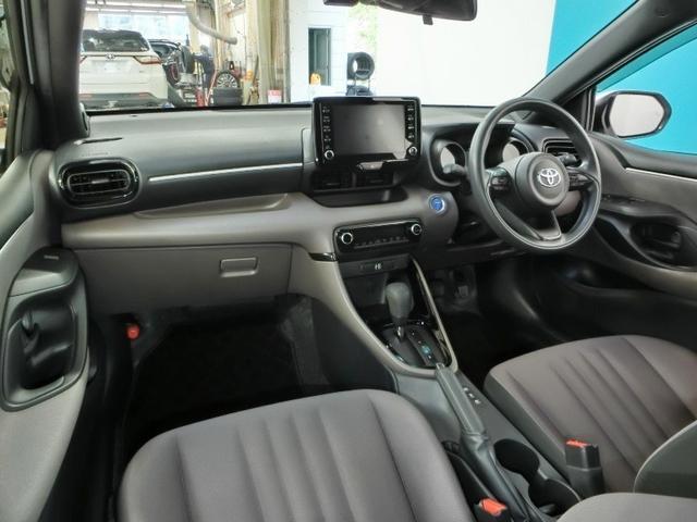 ヤリス ハイブリッドＧ　ハイブリッド　ワンオーナー　安全装備　衝突被害軽減システム　横滑り防止機能　ＡＢＳ　エアバッグ　オートクルーズコントロール　盗難防止装置　ナビ　バックカメラ　ＥＴＣ　ドラレコ　スマートキー　キーレス（19枚目）