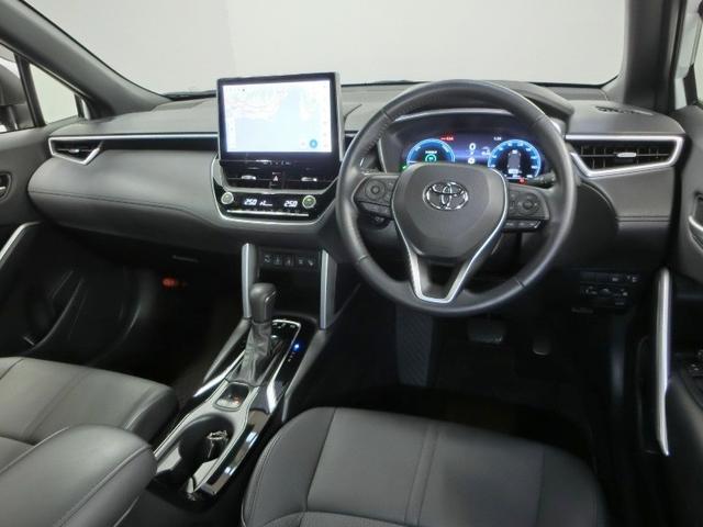 カローラクロス ハイブリッド　Ｚ　ハイブリッド　ワンオーナー　ハーフレザー　電動シート　安全装備　衝突被害軽減システム　横滑り防止機能　ＡＢＳ　エアバッグ　オートクルーズコントロール　盗難防止装置　バックカメラ　ＥＴＣ　ドラレコ（3枚目）